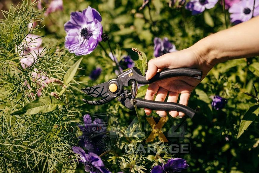 Профессиональный садовый секатор Fiskars P90 (1001530) 1001530 фото