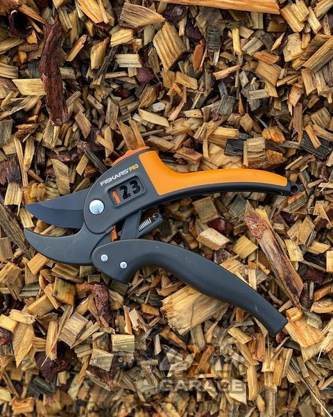 Cекатор із храповим механізмом Fiskars PowerStep P83 (1000575) 1000575 фото