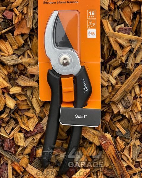 Площинний секатор для саду Fiskars Solid P121 (1057160) 1057160 фото