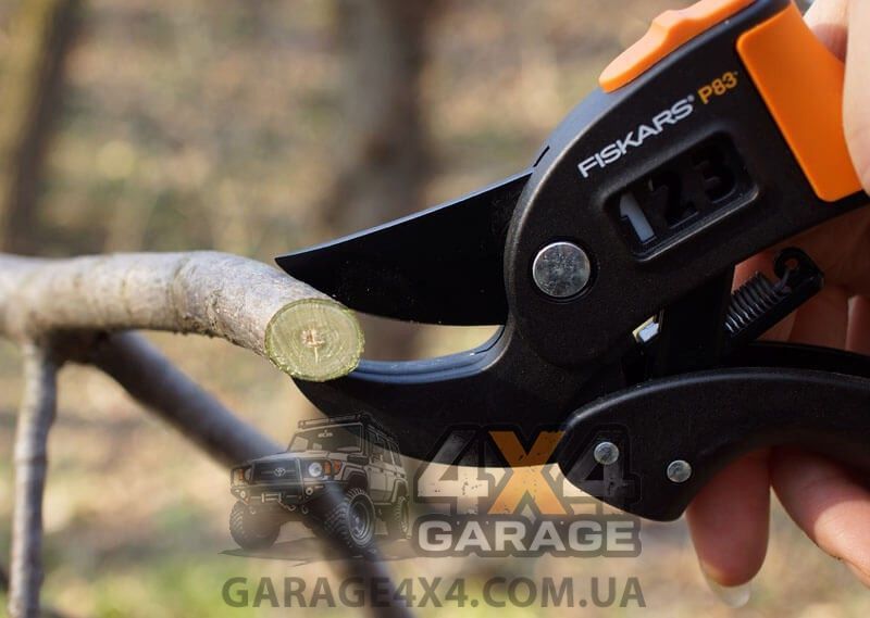 Cекатор із храповим механізмом Fiskars PowerStep P83 (1000575) 1000575 фото