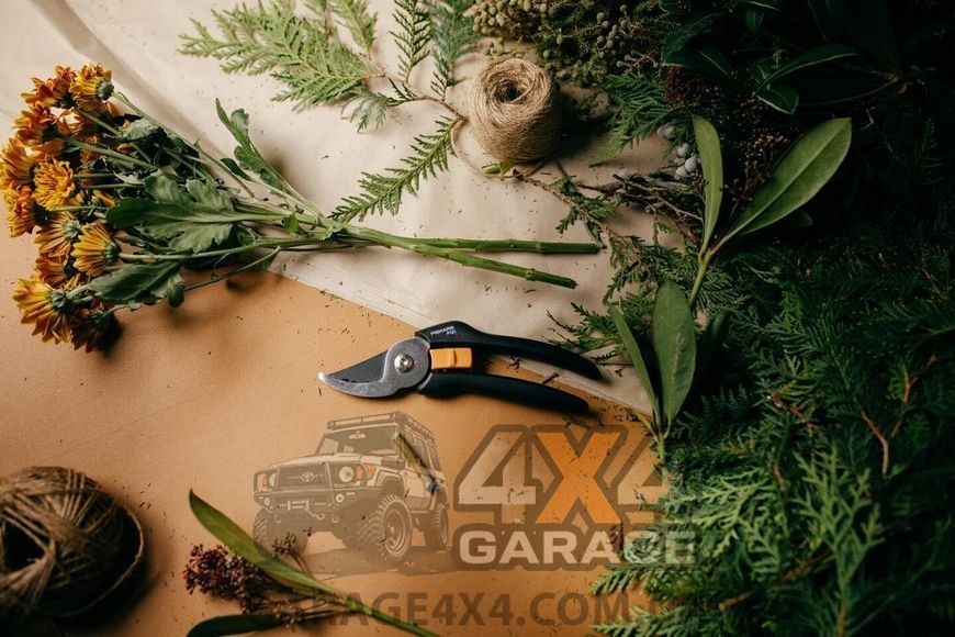 Площинний секатор для саду Fiskars Solid P121 (1057160) 1057160 фото