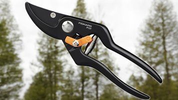 Садовый секатор Fiskars Solid P131 (1057161) 1057161 фото
