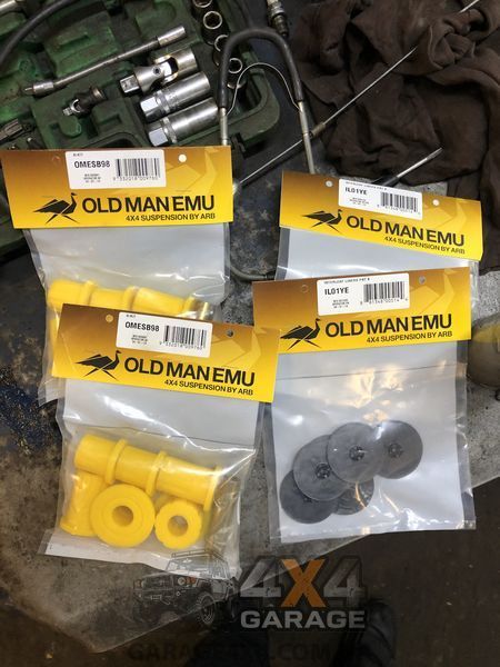 Поліуретанові втулки ресори OME Toyota Hilux 2005-2015 OMESB98 фото