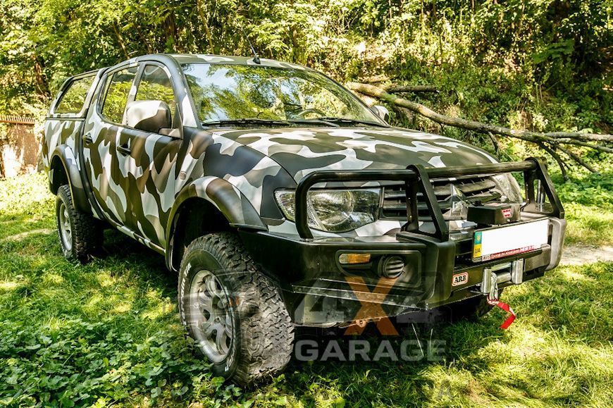 Передній вентильований гальмівний диск з перфорацією DBA Street X Gold для Mitsubishi L200 (2006-2018) DBA2208X фото
