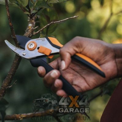 Секатор с наковальней Fiskars Solid P371 (1057166) 1057166 фото