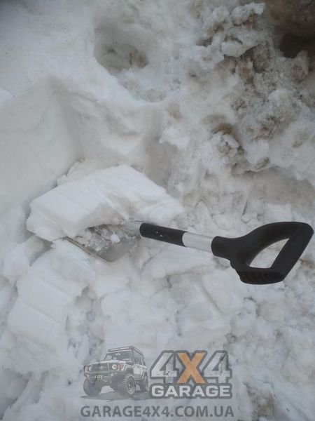 Компактна автомобільна для снігу Fiskars 1000740 (71 см) 1000740 фото