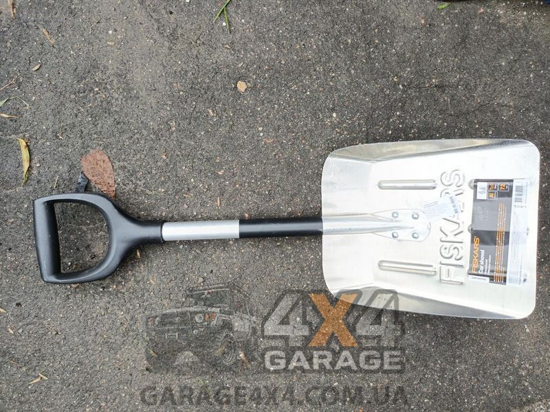 Компактна автомобільна для снігу Fiskars 1000740 (71 см) 1000740 фото