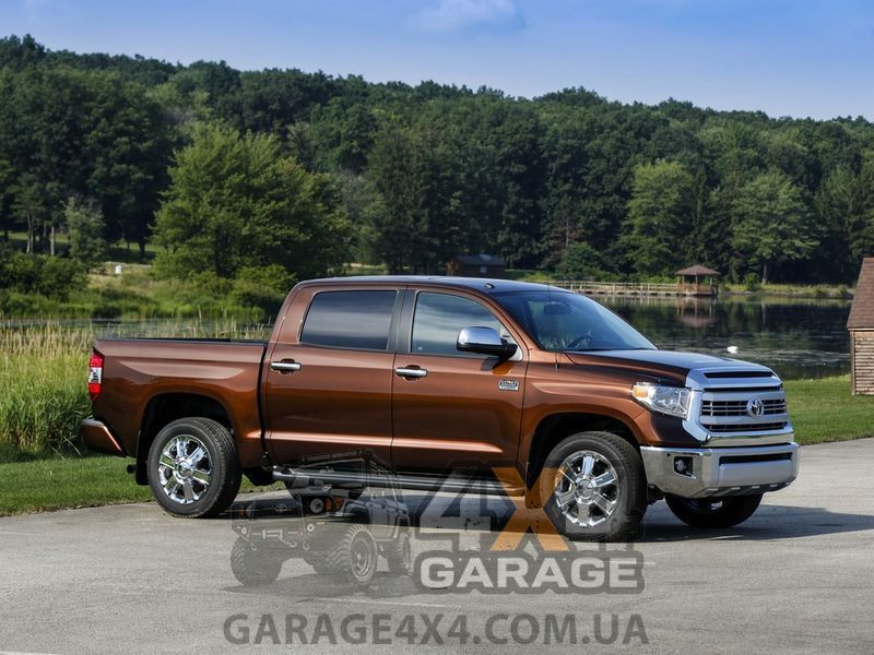 Посилений передній гальмівний диск з перфорацією DBA T3 Slot 4000 Series для Toyota Tundra (2005-2016) DBA42724S фото