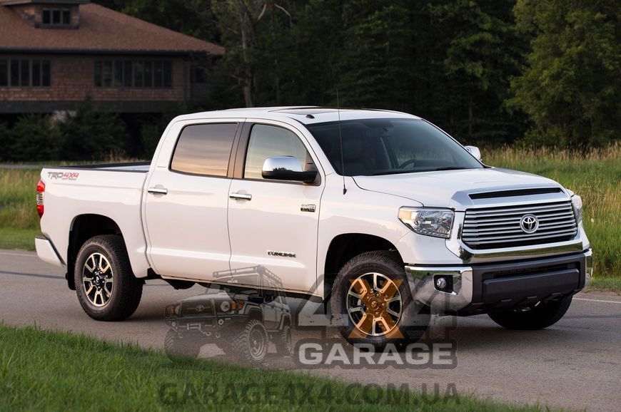 Усиленный задний перфорированный тормозной диск с насечками DBA 4000 XS для Toyota Tundra (2005 - 2016) DBA42723XS фото