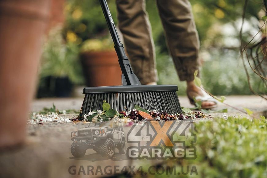 Универсальная щетка Fiskars Solid М (1025921) 1025921 фото