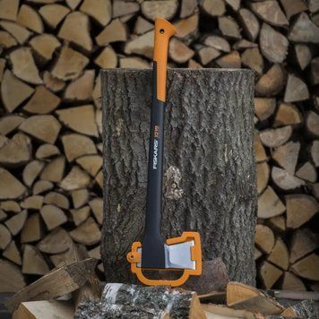 Качественный финский топор-колун Fiskars X21 L 1015642 фото