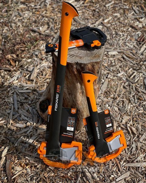 Качественный финский топор-колун Fiskars X21 L 1015642 фото