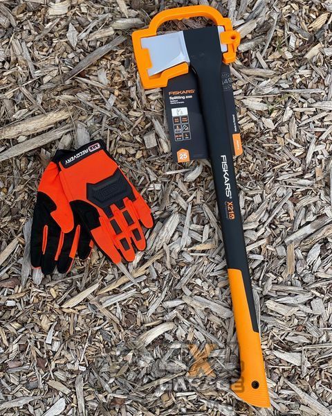 Качественный финский топор-колун Fiskars X21 L 1015642 фото