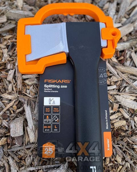 Качественный финский топор-колун Fiskars X21 L 1015642 фото