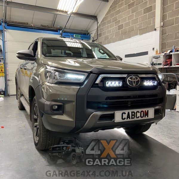 Світлодіодні балки в решітку радіатора LAZER GRILLE KIT на Toyota Hilux 2017+ GK-HILUX-01K фото