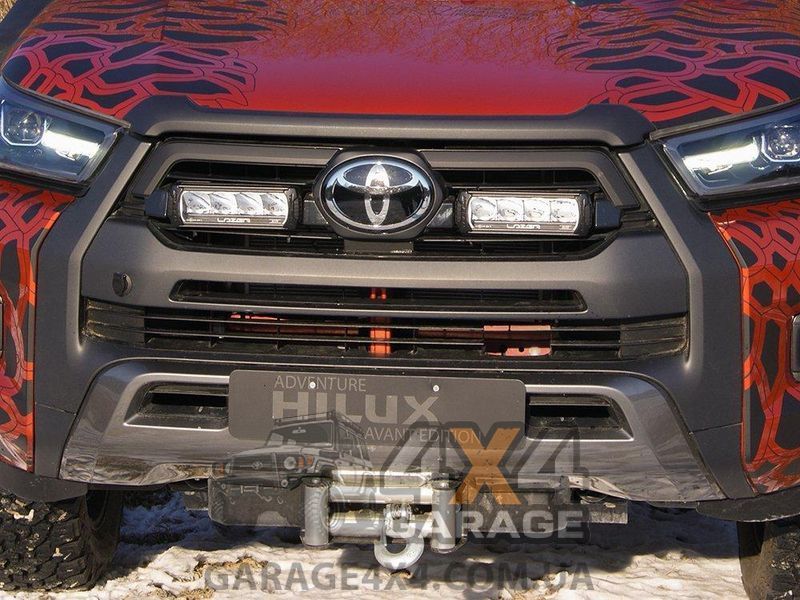 Світлодіодні балки в решітку радіатора LAZER GRILLE KIT на Toyota Hilux 2017+ GK-HILUX-01K фото