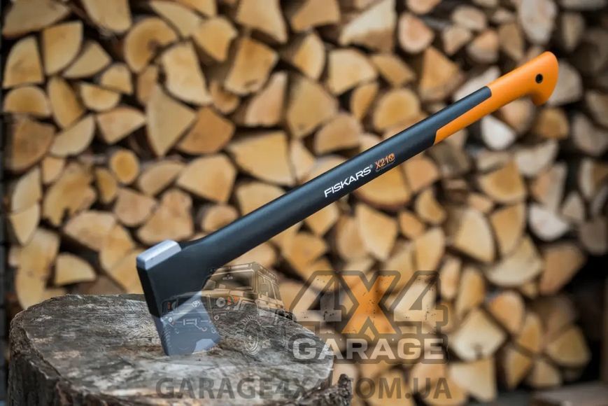 Качественный финский топор-колун Fiskars X21 L 1015642 фото