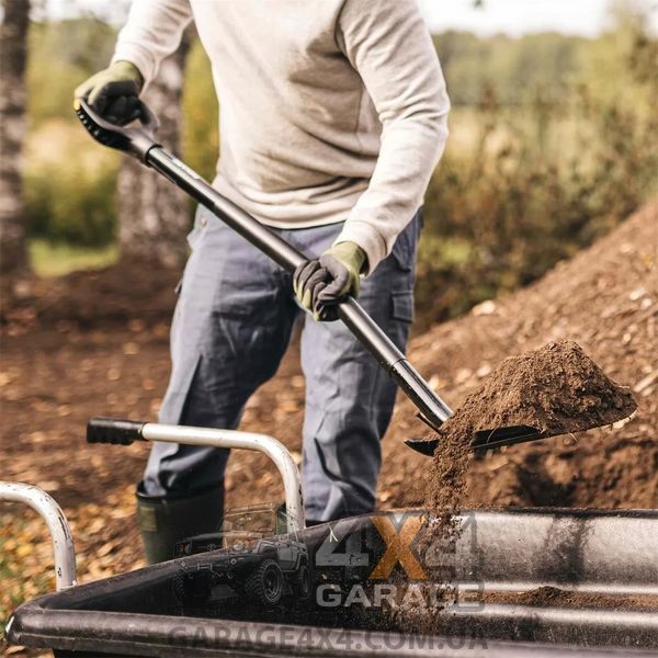 Лопата совковая Fiskars Ergonomic Pro 1066711 (132 см) 1066711 фото