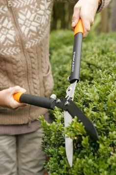 Садовые ножницы Fiskars для кустов с силовым приводом 1001563 1001563 фото