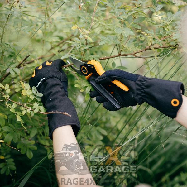 Перчатки для ухода за кустарниками Fiskars 1071152 (Размер 8) 1071152 фото