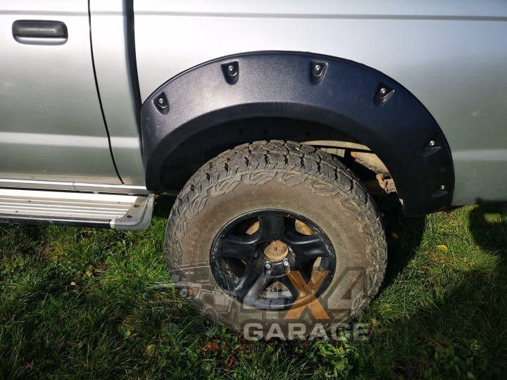 Пластиковые фендера - расширители арок для Nissan NP300 / Navara D22 (1997 - 2015) FF-D22 фото