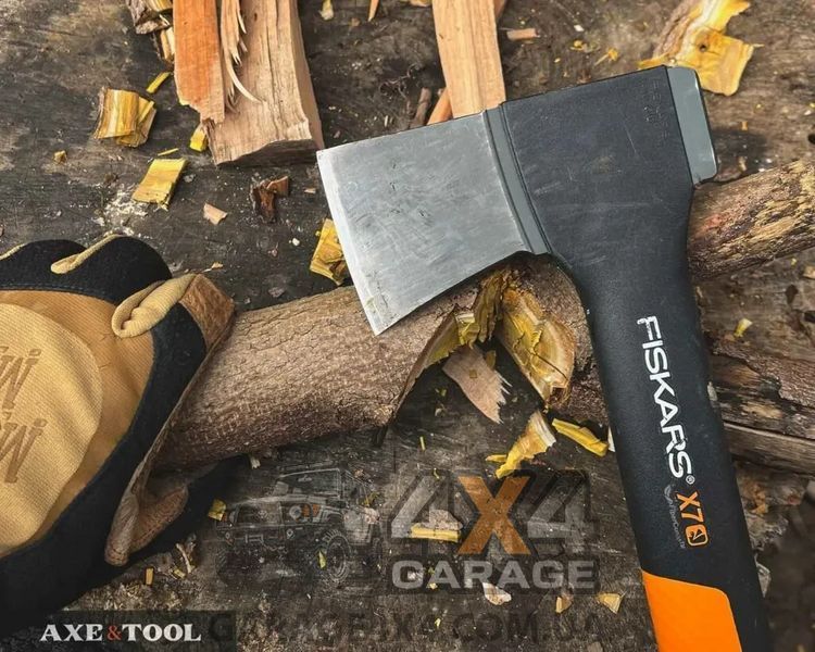 Универсальный топор для дров и веток Fiskars X7 XS (1015618) 1015618 фото