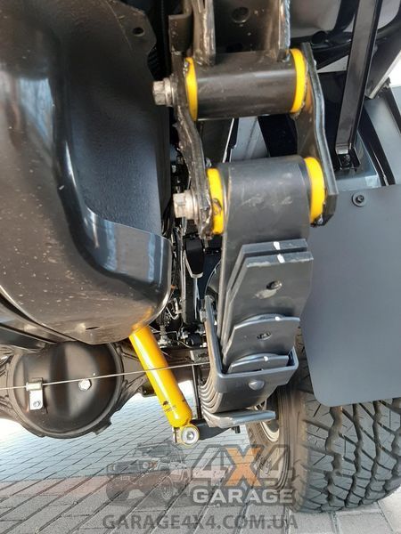Полиуретановые втулки для рессоры OME для Nissan Navara 2005-2015 OMESB99 / OMESB100 фото