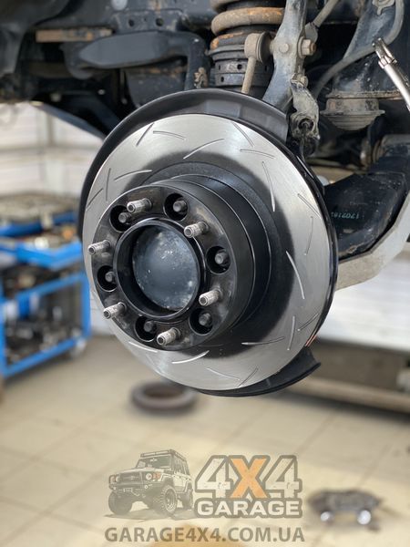 Посилений передній гальмівний диск з перфорацією DBA T3 Slot 4000 Series на Toyota Land Cruiser 200 (2015-н.в.) DBA42724S фото