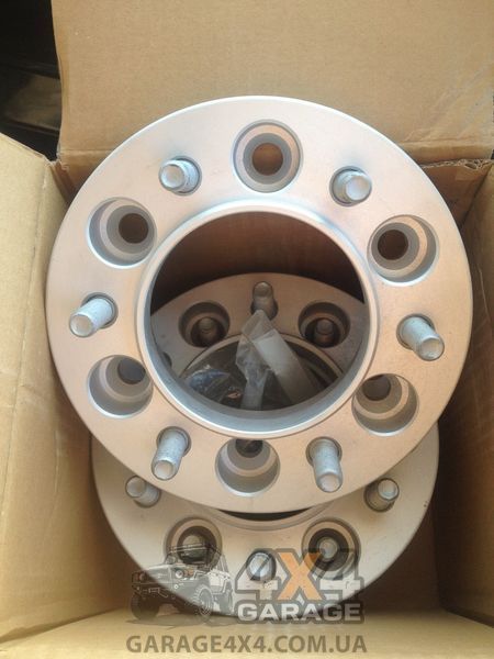 Колісні (ступичні) проставки Hofmann 30 мм для Toyota Hilux 2015 - т.ч. A06 TJ9 фото
