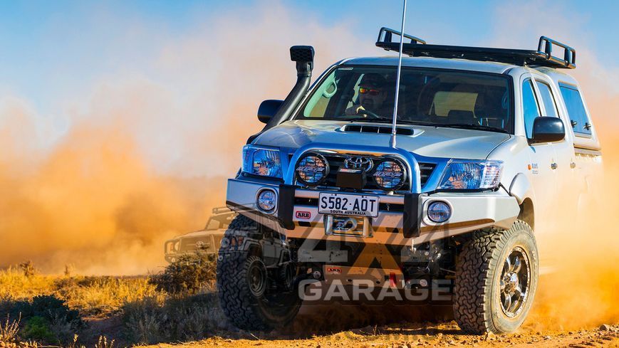 Посилений комплект підвіски Old Man Emu Sport для Toyota Hilux 2005-2015 4001, 93011 (2шт), EL044R фото