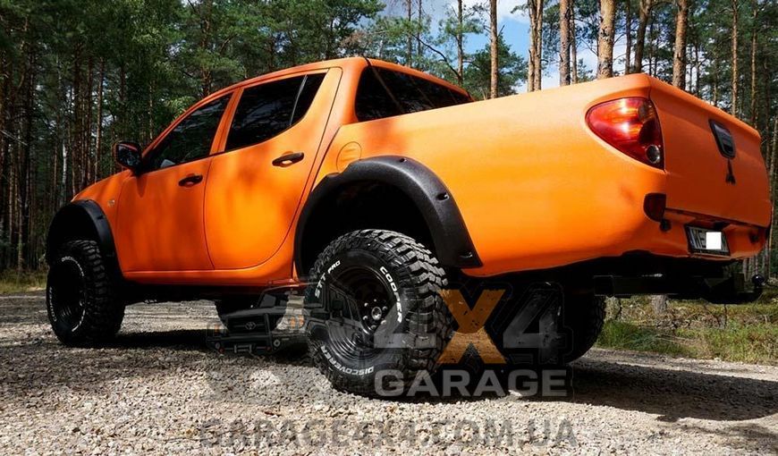 Пластикові розширювачі арок Mitsubishi L200 2006-2015 (Фендера/ABS пластик) FF-TT06B фото