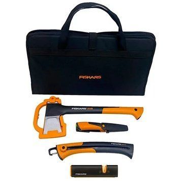 Большой подарочный набор Fiskars для кемпинга: топор-колун X11, нож, складная пила и точило (2021284) 2021284 фото