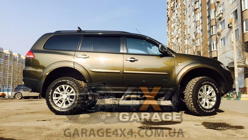 Комплект передних пружин OME Mitsubishi Pajero Sport 2010-2016 OME2605 фото