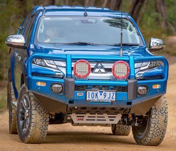 Передній бампер Summit Mitsubishi L200 MR 2019+ ARB 3446360 фото