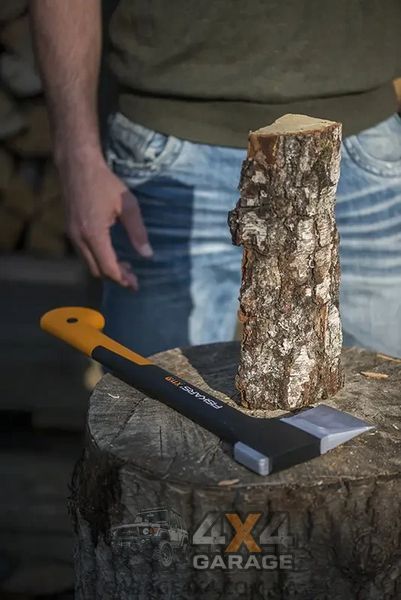 Подарочный набор Fiskars: топор-колун, нож, складная пила (2021283) 2021283 фото
