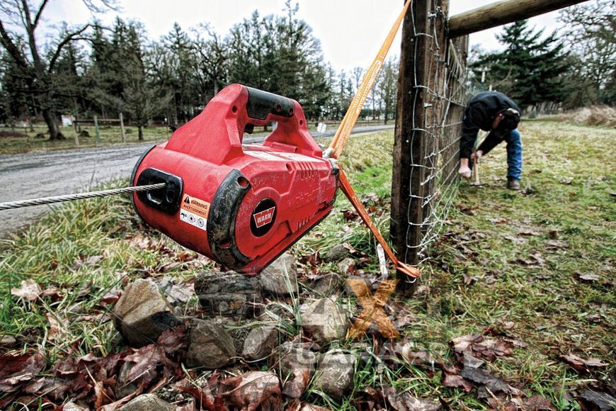 Бездротова переносна лебідка WARN Pullzall зі змінним акумулятором 24 Вольт 885005 фото