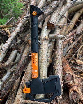 Компактный финский топор для рубки дров Fiskars Solid A10 (1051085) 1051085 фото
