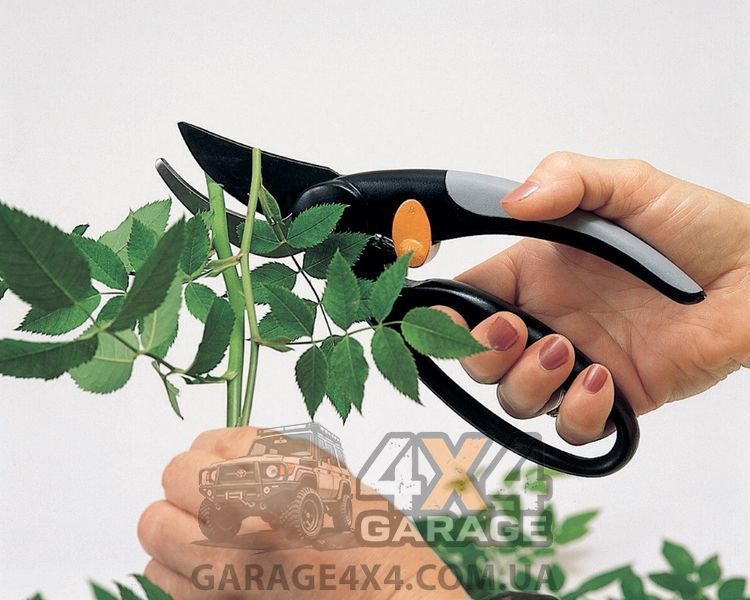 Плоскостной секатор Fiskars P44 с петлей для пальцев (1001534) 1001534 фото