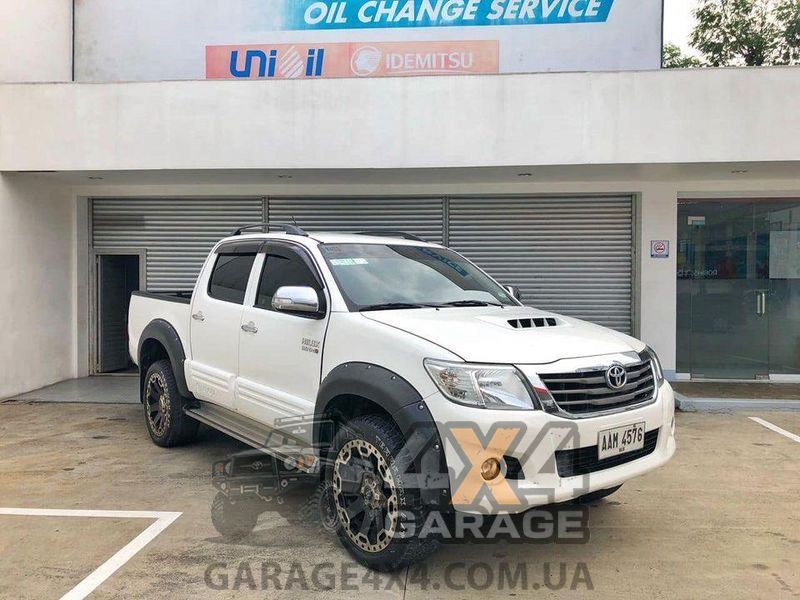 Пластиковые расширители арок Toyota Hilux 2012-2015 (Фендера / ABS-пластик) FF-V4D12B фото