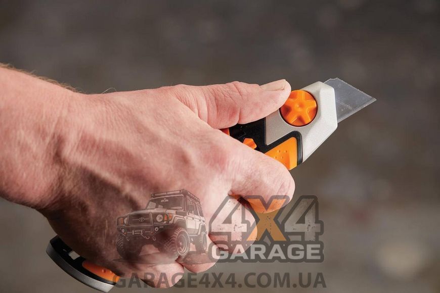 Нож с выдвижным лезвием 25 мм Fiskars Pro CarbonMax (1027228) 1027228 фото