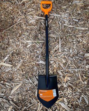 Лопата штыковая fiskars solid (1066716) 1066716 / 131413 фото