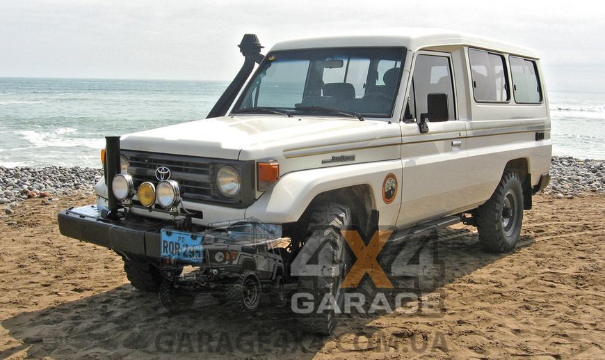 Комплект передних рессор OME +50кг для Toyota Land Cruiser 75 (с втулками) CS006F фото