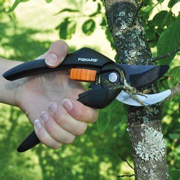 Плоскостной садовый секатор Fiskars P26 1000567 1000567 фото