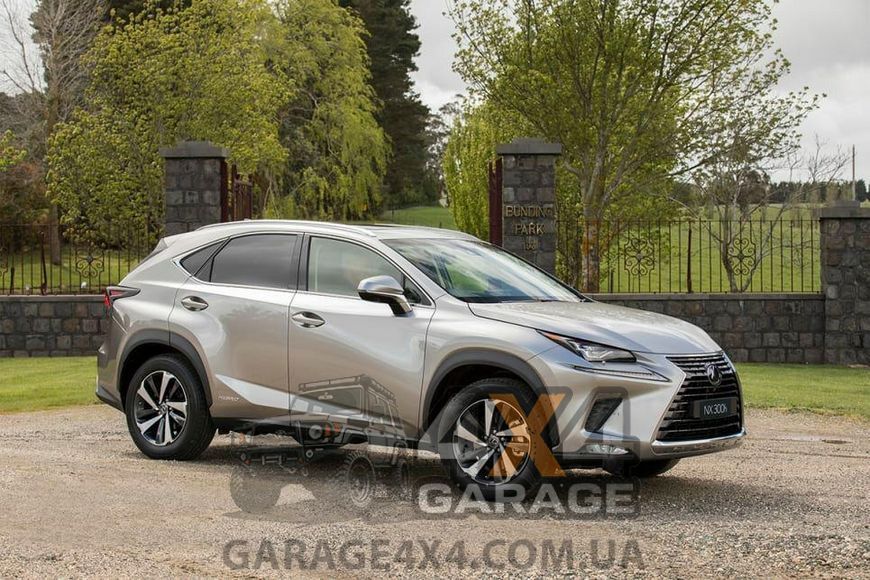 Перфорированный передний тормозной диск DBA Street Series X Gold для Lexus NX (2014 - н.в.) DBA2734X фото