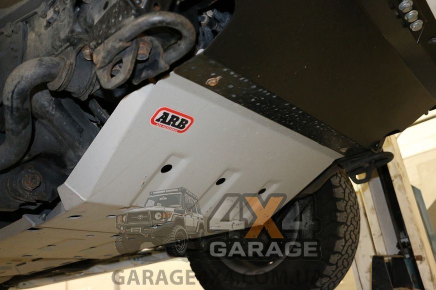 Комплект усиленной защиты двигателя и раздатки ARB для Toyota Land Cruiser 200 2007-2015 (V8 турбодизель) 5415100 фото