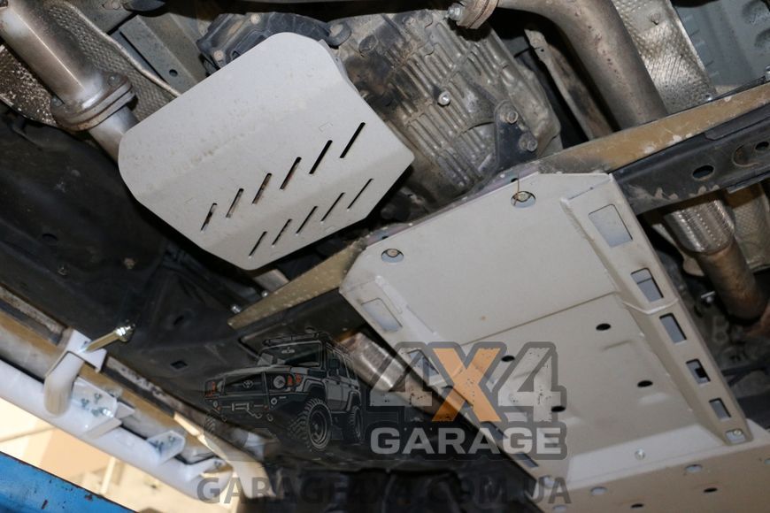 Комплект усиленной защиты двигателя и раздатки ARB для Toyota Land Cruiser 200 2007-2015 (V8 турбодизель) 5415100 фото