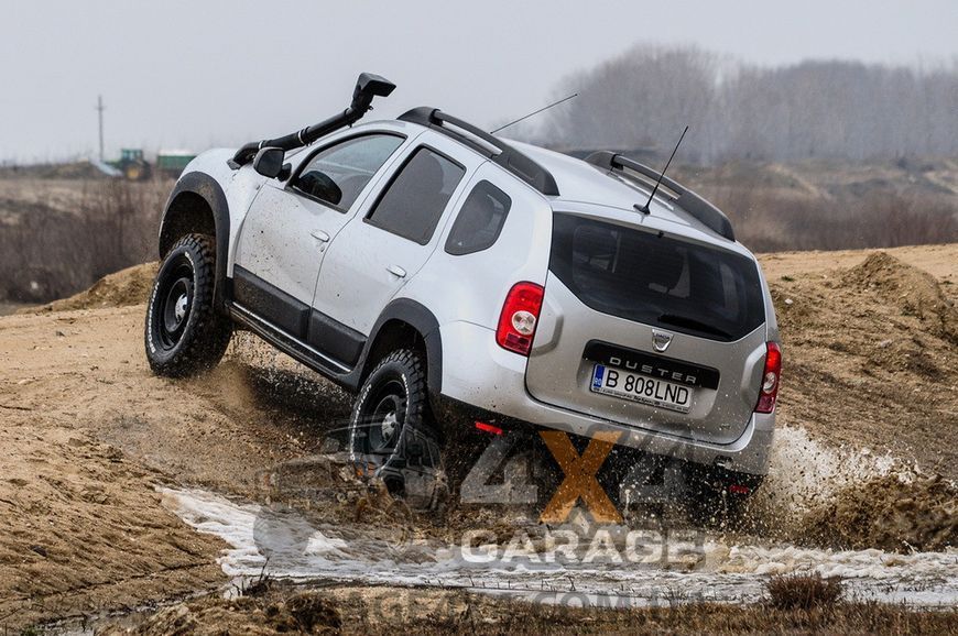 Посилений комплект підвіски Pedders для Renault Duster
