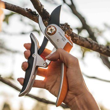 Плоскостной металлический секатор Fiskars Plus P751 (1057172) 1057172 фото