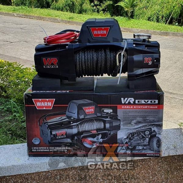 Лебедка для внедорожника Warn VR EVO 10-s с синтетическим тросом (12 Вольт / 4536 кг) 103253 фото