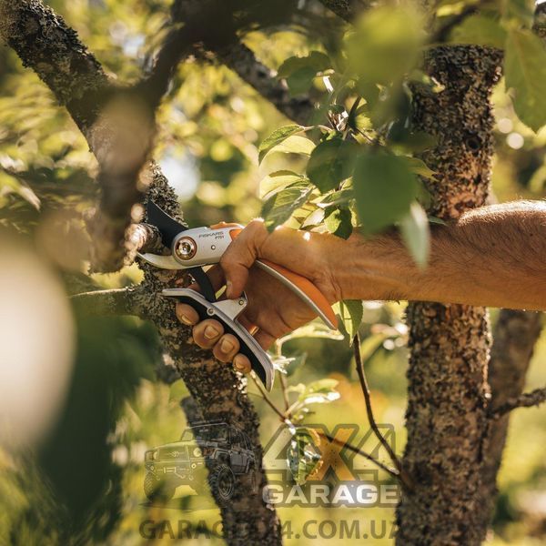 Плоскостной металлический секатор Fiskars Plus P751 (1057172) 1057172 фото
